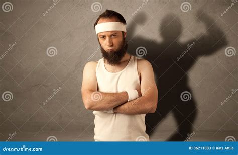 Homme Maigre Avec Lombre Musculous Image Stock Image Du Régime