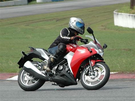About 4% of these are racing motorcycles, 1% are other motorcycles. Product Informer - With You: Honda CBR 250 cc Price in ...