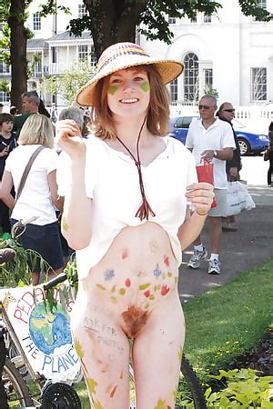 Rare Bottomless Girls At Public Nude Events Pict Gal