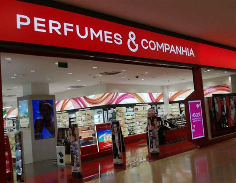 The store itself is a decent size and is relatively clean. Perfumes & Companhia - Mar Shopping | Lojas