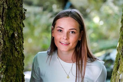 Si l'on en juge par le dernier cliché pris à noël 2017 l'éloignement géographique de la sœur et du frère ne change rien. La princesse Ingrid Alexandra de Norvège fait sa rentrée ...