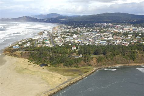 Yaquina Bay Lighthouse in Newport, OR, United States - lighthouse