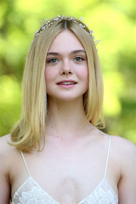 Elle Fanning Cute Style The Neon Demon Photocall In