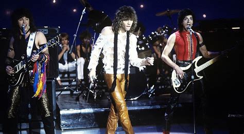 It hit the top 40 on the. The Audience Couldn't Get Enough Of How Amazing Bon Jovi ...