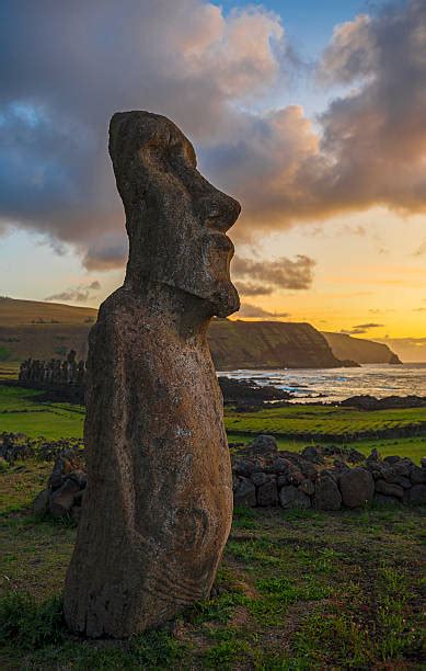 Moai Statue Rapa Nui Stock Photos Pictures And Royalty Free Images Istock