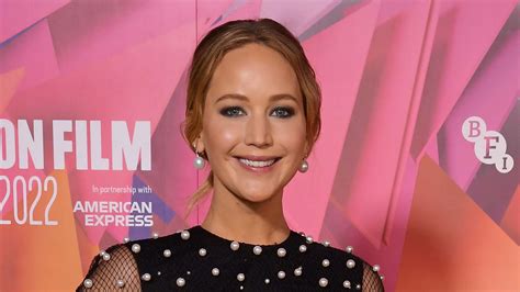 Jennifer Lawrence Said She Had A ‘feminist Meltdown About Taking Her Husbands Last Name Access