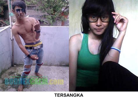 Aksi Hot Abg Ciuman Yang Di Jadikan Foto Profil Facebook Celebrities Gossip