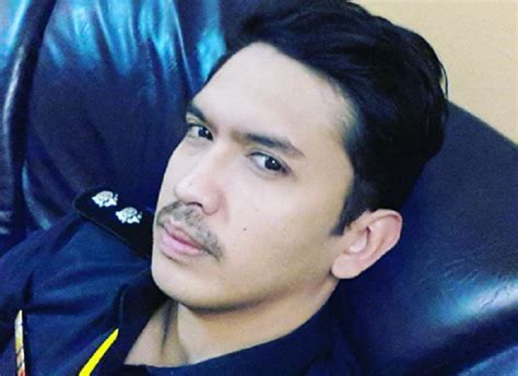 The gerak khas unit has to overcome many obstacles in order to wipe out the illegal syndicate. Pelakon Drama Gerak Khas, Nizen Ayob Meninggal Dunia
