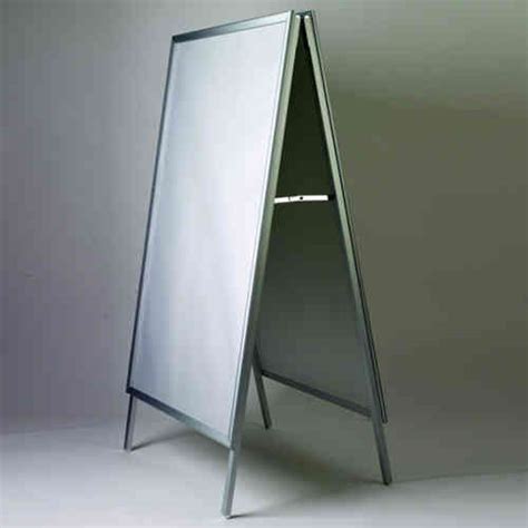 Écran led publicitaire sur pied p12.5. PANNEAU PUBLICITAIRE SUR PIED STOP-TROTTOIR ET PORTE AFFICHE