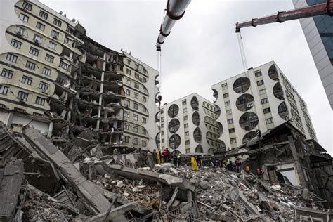 Un Italiano Disperso Nel Terremoto In Turchia Ricerche In Corso