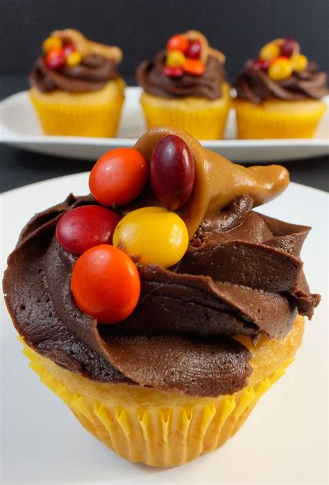 Kids will love moulding the chocolate sugarpaste and can really let their creative side. Thanksgiving Carmelcopia Cupcakes - Cupcake Fanatic