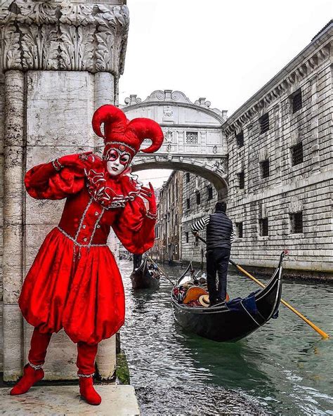 Carnaval em Veneza Itália Photography by Ömer Kavala