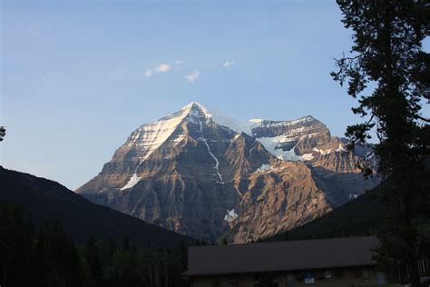 Mount Robson The Tallest Mountain In Canadian Rockies Heang Uy