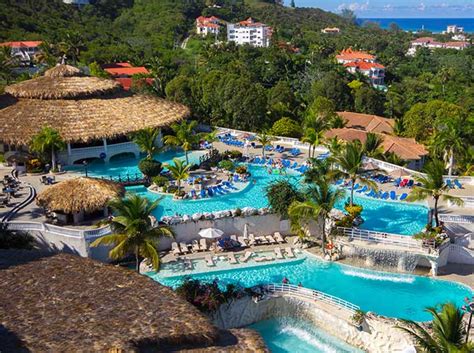 Parking is free, and this property also features 11 outdoor pools and 9 restaurants. Cofresi Palm Beach & Spa Resort - Rates
