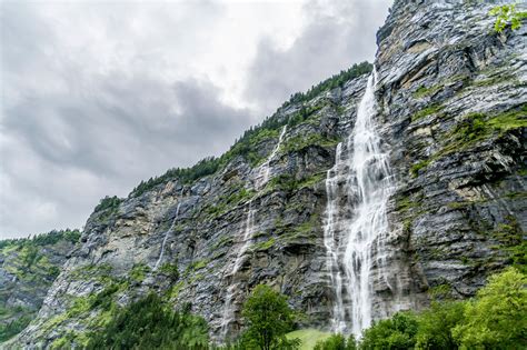 Lauterbrunnen Tosende Wasserfälle In Der Schweiz