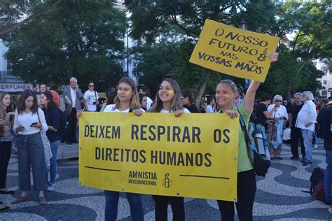 Somos um movimento global de mais de 10 milhões de pessoas em mais de 150 países que luta para pôr fim aos abusos de direitos humanos. Milhares nas ruas pelo futuro do planeta - Amnistia ...