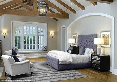 Kim kardashian and kris humphries' former beverly hills home is on the market for $5.5 million. A Peek Inside Kim Kardashian and Kanye West's $20 Million ...