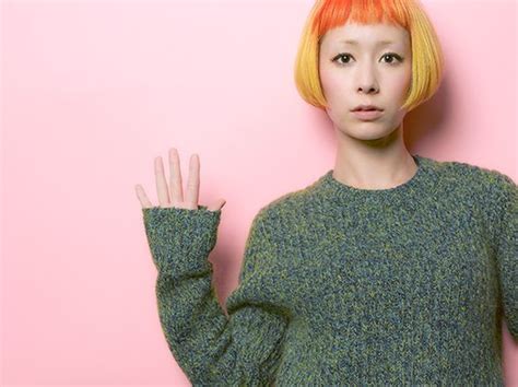 フェミニンカール ゆる巻き 内巻き 内巻きミディ コテ巻き 波巻き 巻きおろし 巻き髪 カーリーヘア スウィートカーリー ソバージュ ワッフル くるくる スパイラル 縦ロール トリートメントストレート 木村カエラの髪型をお手本に!ショート・ボブなど長さ別に ...