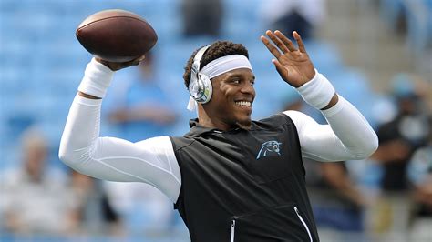 Cam Newton Thinks It S Funny When A Female Reporter Asks About Routes Abc11 Raleigh Durham