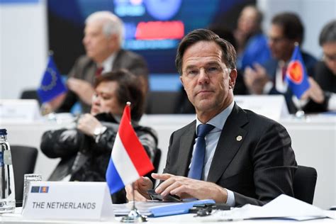 dutch pm formally apologizes for 250 years of slavery observer