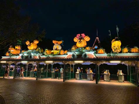 Disneyland Resort Halloween Time 2019 Decorations Events And Food