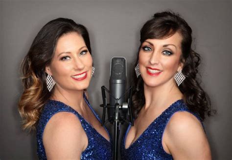 Motown Duo Superb Female Vocalists