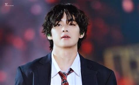 Bangtan boys vocalist,kim tae hyung (김태형) born on december 30,1995. ¿Cuánto cuesta vestirte como Taehyung de BTS?
