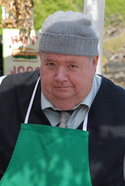 The doc format is a computer file format for text documents. Doc Martin Series 5: Episode Seven Photos...