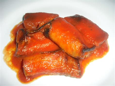 Preparate gli involtini farcendo il pollo con mortadella e formaggio. Involtini di melanzane in bianco al forno