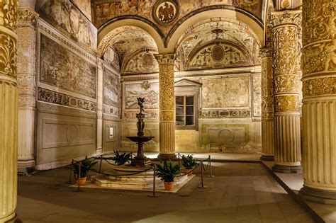 Palazzo farnese (paˈlattso farˈneːse) or farnese palace is one of the most important high renaissance palaces in rome.owned by the italian republic, it was given to the french government in 1936 for a period of 99 years, and currently serves as the french embassy in italy. Rich Interior of Palazzo Vecchio (Old Palace) a Massive ...