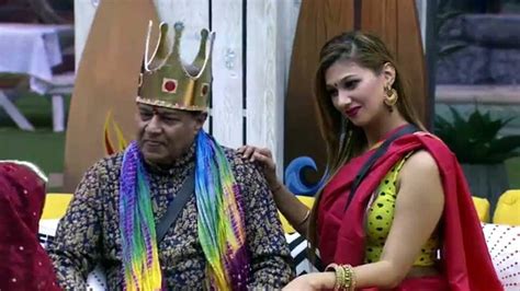 Bigg Boss 12 Anup Jalota And Jasleen Matharu Perform A Romantic Dance