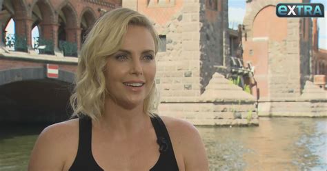 Charlize Theron Dishes On Sex Scenes With Men And Women Extratv Com