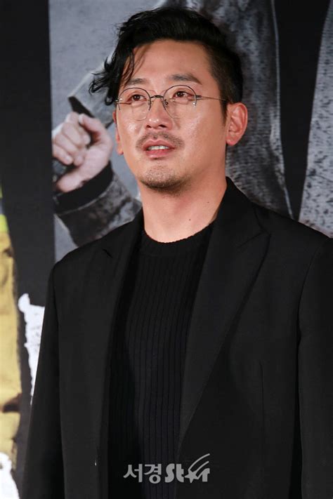 이제 라운즈 앱으로 안경/선글라스를 어디서든 써보고 구매하세요. 하정우, 뿔테와 무테 둘다 포기할 수 없는 반반안경 (신과함께 ...