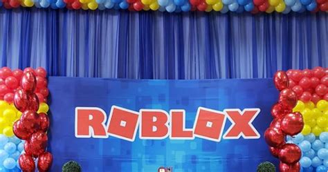 Kit imprimible roblox niña rosa decoracion invitación. 12 ideas para tu fiesta temática Roblox
