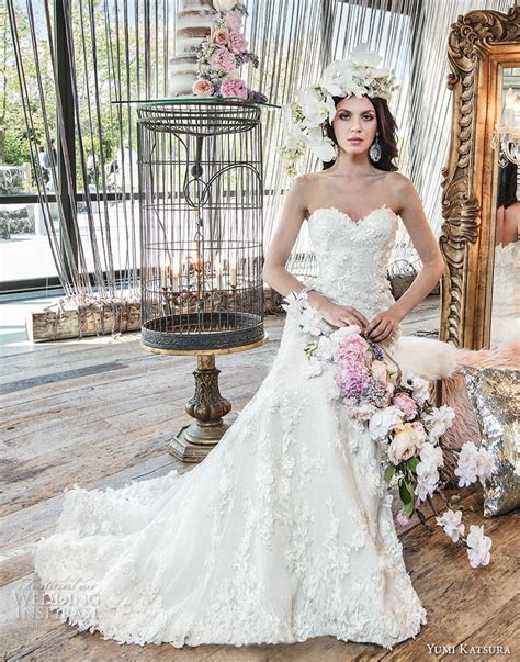 Incorporate lush garden colors and textures in your wedding cake. Yumi Katsura Couture Spring 2019 Wedding Dresses — Modern Decadence "Life Is A Garden" Bridal ...