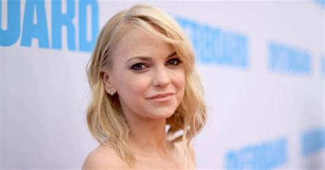Anna Faris Opens Up About Getting A Boob Job Because She Really Wanted To Fill In A Bikini Meaww