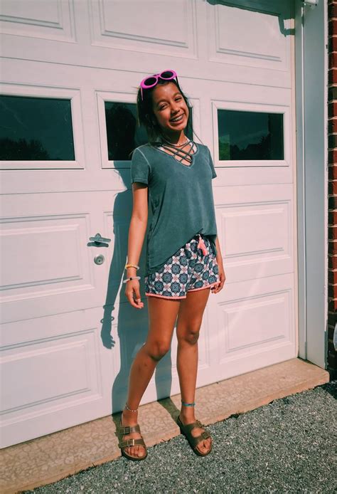 Pin By Nyla On Cute Clothes Girls Outfits Tween First Day Of School