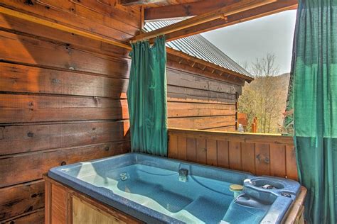 Updated 2021 ‘two Hearts Gatlinburg Cabin Whot Tub Amenities