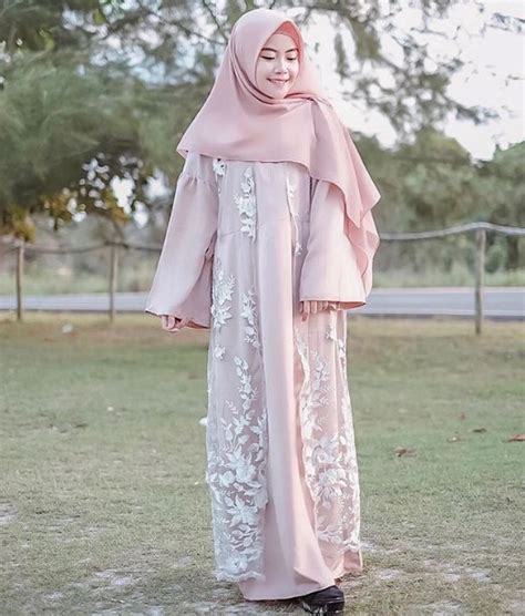 Maybe you would like to learn more about one of these? 50+ Inspirasi Model Baju Gamis Pesta Mewah Terbaru 2019 ...