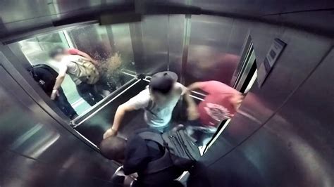 Caméra cachée diarrhée dans lascenseur Vidéo Dailymotion