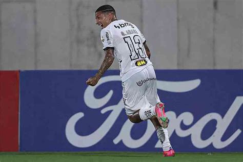 Guilherme antonio arana lopes (born 14 april 1997), known as guilherme arana, is a brazilian professional footballer who plays as a left back for atlético mineiro, on loan from sevilla. Atlético: Guilherme Arana é eleito para a seleção da ...