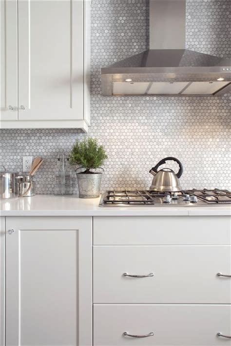 We all know that the kitchen is the heart and soul of any loving and warm home. 29 Top Kitchen Splashback Ideas for Your Dream Home