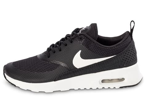 Visit air max unit for cushioning. Nike Air Max Thea noire et blanche - Chaussures Femme ...