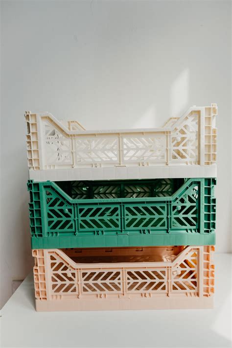 Medium Coloured Stackable Storage Crates Ajouter