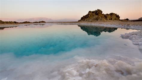 Dead Sea Landscape And Rock Salt Hd Nature Wallpapers Hd Wallpapers