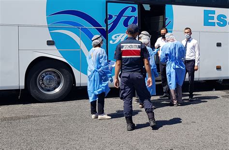 Yeni tedbirler sonrası i̇stanbul'da avm ve cadde mağazalarının kapanış saatleri hakkında önemli bir değişiklik yaşandı. Manisa'da karantinadan kaçan kişi otobüste yakalandı!