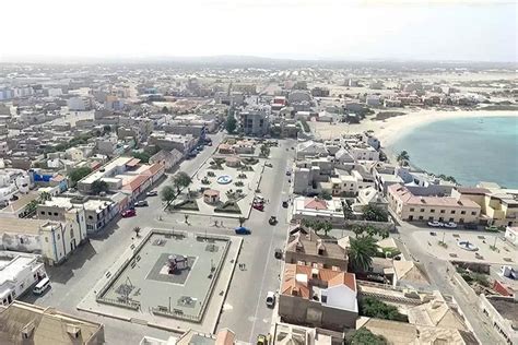Praia boa esperança cabo santa maria, spanish boat. Cidade Sal Rei - Boa Vista - Cabo Verde