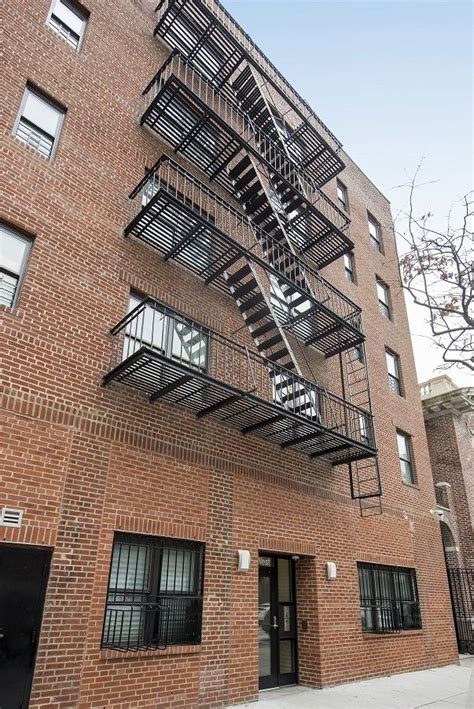 Bedroom Rental At West TH Harlem Posted By Abe Raskin On Naked Apartments