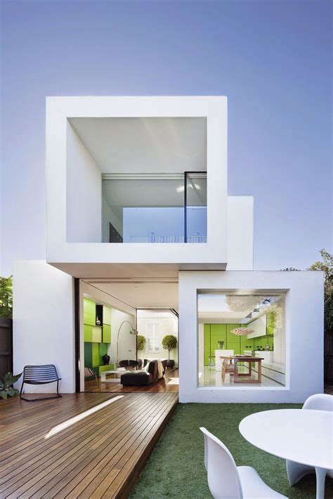 Sedang mencari inspirasi desain rumah minimalis 2 lantai? Desain Rumah Kotak Jepang | Arsitek Rumahan