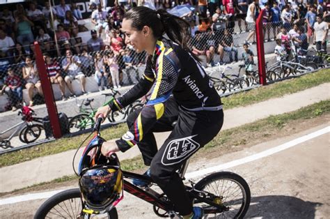 She has been dating the bmx rider vincent pelluard since 2013. Cuánto vale la indumentaria de Mariana Pajón
